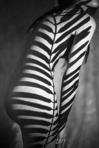 darlin_black-and-white-shadow-photography-emilio-jimenez-7-576bc8e7cbacf__700
